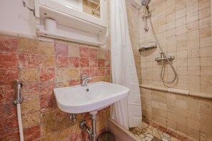 Bathroom - Balastro Design Rooms  (Venice)