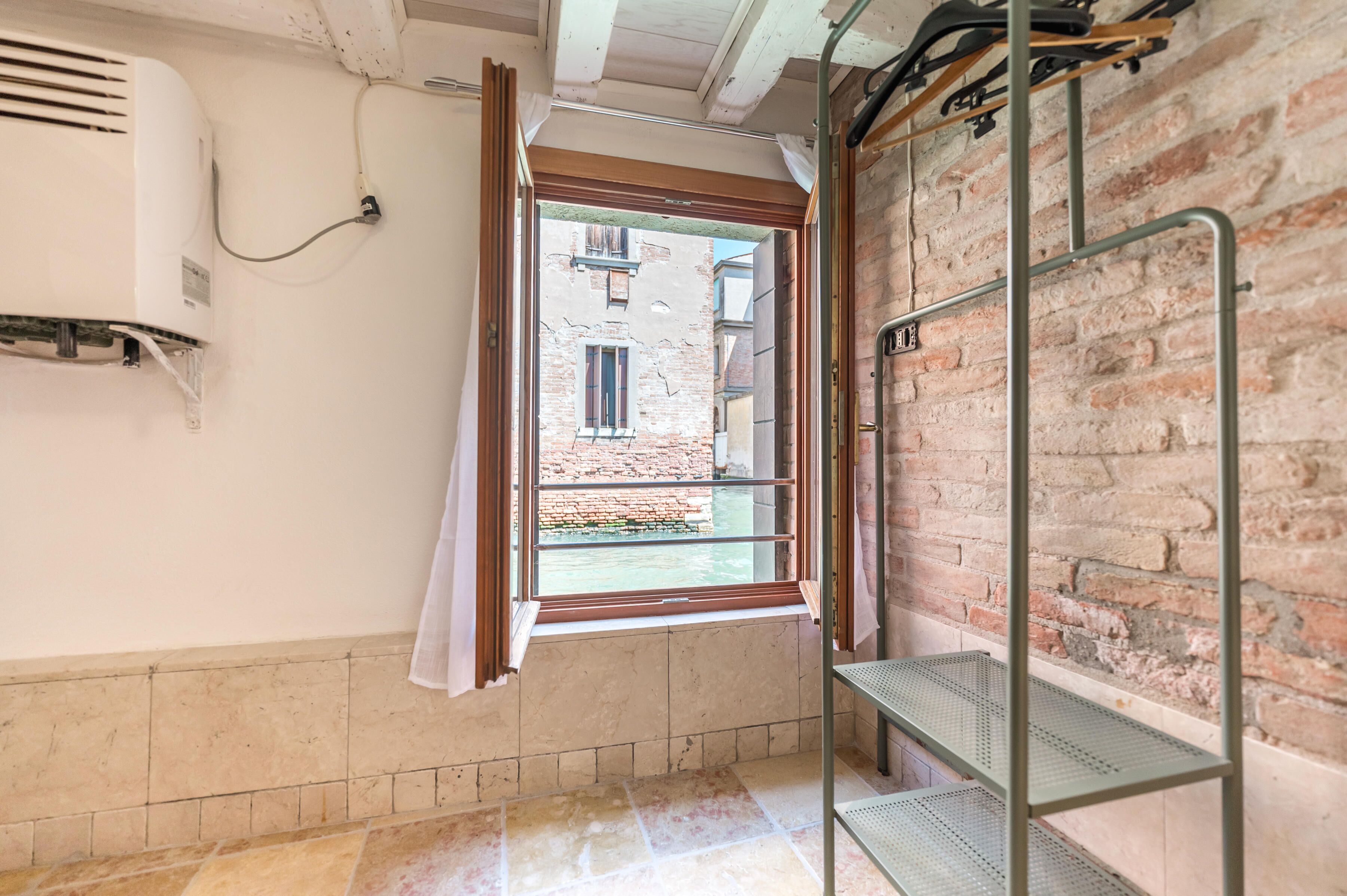 Zimmer, Blick auf den Innenhof | Innenbereich