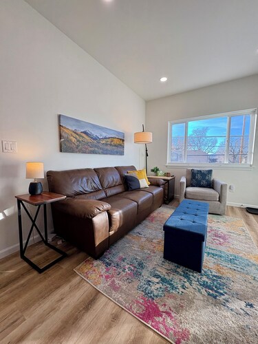 Private 2br condo & your walkable basecamp in downtown Grand Junction