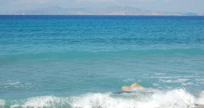 Paradisi Sea Escape Near the Beach