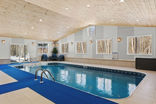 6 Masters, Indoor Pool, Pickle Ball Ct, Game Room