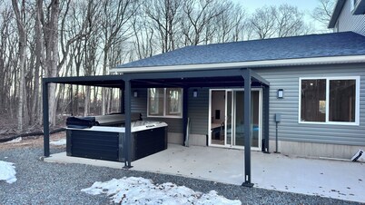 6 Masters, Indoor Pool, Pickle Ball Ct, Game Room