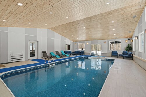 6 Masters, Indoor Pool, Pickle Ball Ct, Game Room