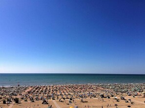 Beach nearby - Holiday apartment with air conditioning and balcony (Bibione)