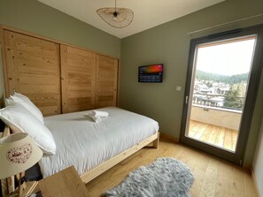 3 chambres, fer et planche à repasser, Wi-Fi gratuit, draps fournis