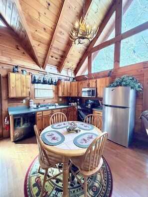 Fridge, microwave, oven, stovetop - Mossy Trail Treasure Gatlinburg Cabin (Sevierville)