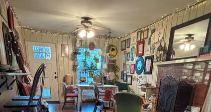 Serenity Cottage • Hot Tub • Pet Friendly • Near St Francis, Expo & BOK