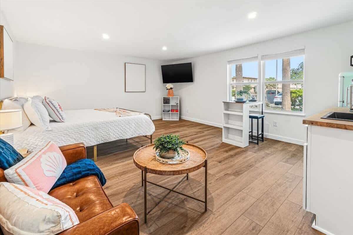 1 bedroom, travel crib, WiFi, bed sheets