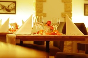 Dining - Gasthof Löwen (Herznach-Ueken)