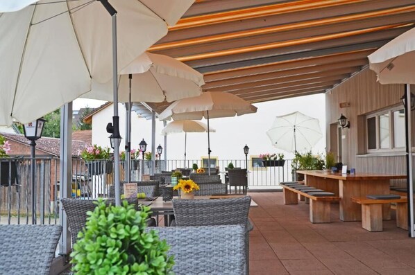 Outdoor dining - Gasthof Löwen (Herznach-Ueken)