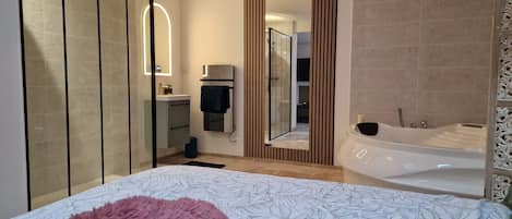1 habitación, tabla de planchar con plancha, wifi y ropa de cama