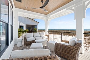 Terrace/patio - Pearl: Beachfront, Private Saltwater Pool, Pet-Friendly, 3 Beachfront Suites, Sl (Mexico Beach)