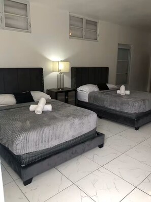 1 bedroom, bed sheets - AJC Studio Culebra - A -  1st Floor (Flamenco)