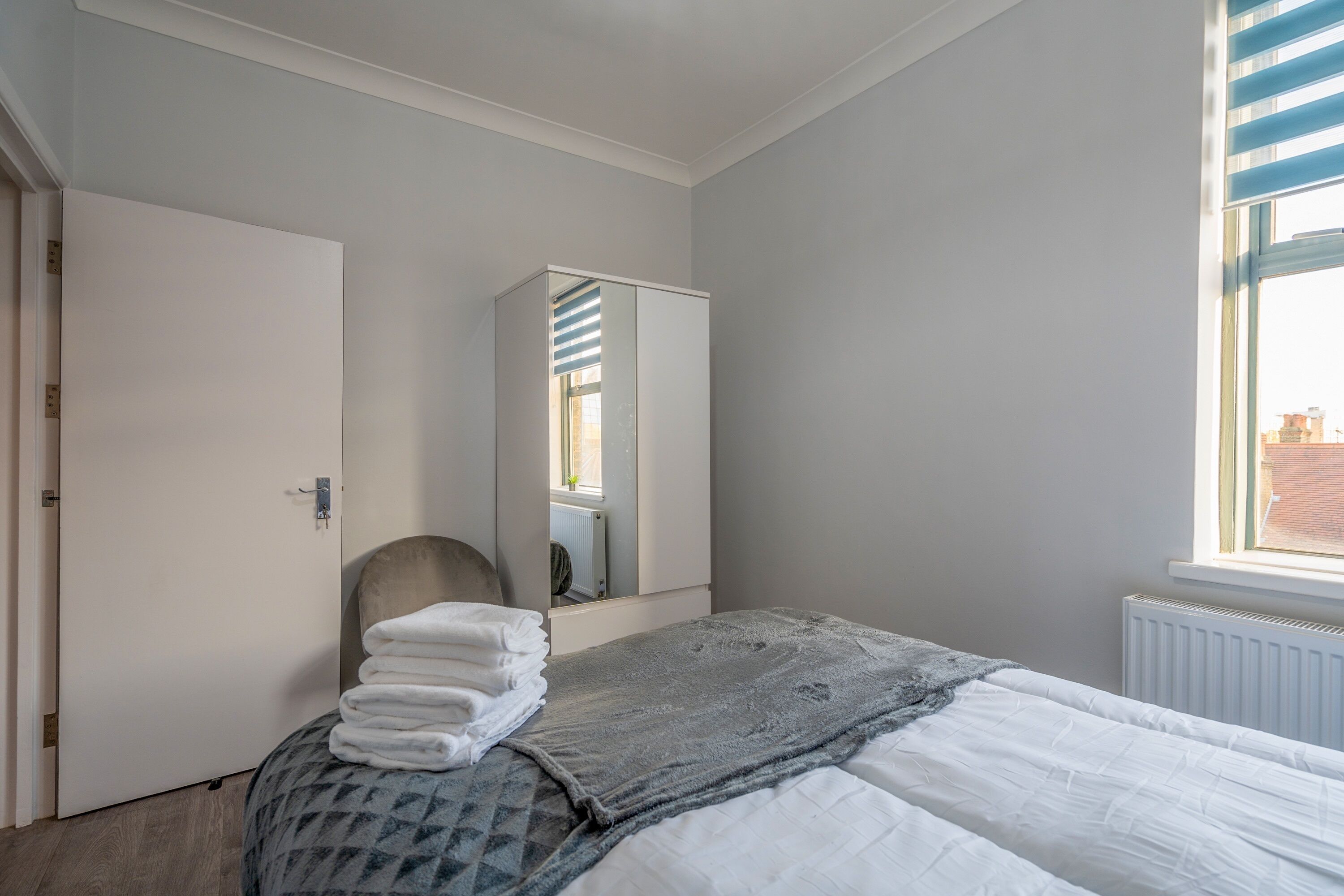 1 chambre, fer et planche à repasser, literie fournie