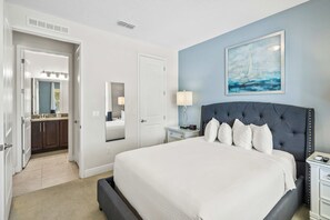8 bedrooms, iron/ironing board, travel cot, free WiFi - Where Family Vacations Feel Relaxed & Easy @ Emerald Palms Retreat Encore Resort (Kissimmee)