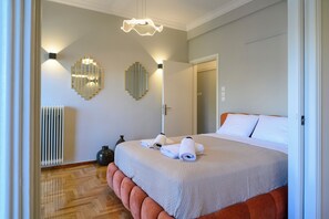 2 bedrooms, iron/ironing board, WiFi, bed sheets - Stunning Acropolis 2 bedroom Opulence (Athina)