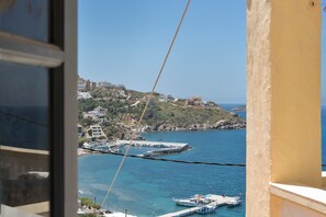 Interior - Beautiful Studio Apartment with Sea View, Private Terrace, Wi-Fi, and Air Conditioning (Kalymnos)