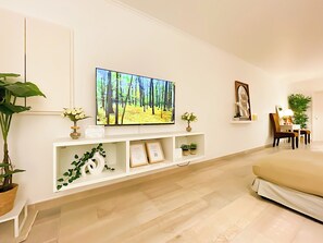2 slaapkamers, een strijkplank/strijkijzer, wifi, beddengoed