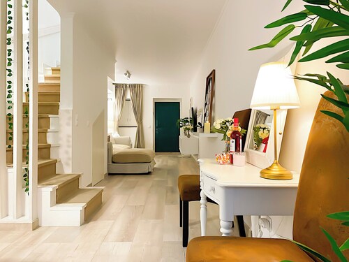Entire 2-Bedroom Family Friendly House in Belém, Lisbon - Up to 5 Guests