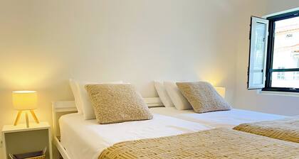 Entire 2-Bedroom Family Friendly House in Belém, Lisbon - Up to 5 Guests