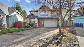 Exterior - Keizer Retreat | Firepit + Near Salem & Wineries (Keizer)