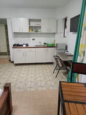 Private kitchen - Cozy apartment studio (Nairobi)