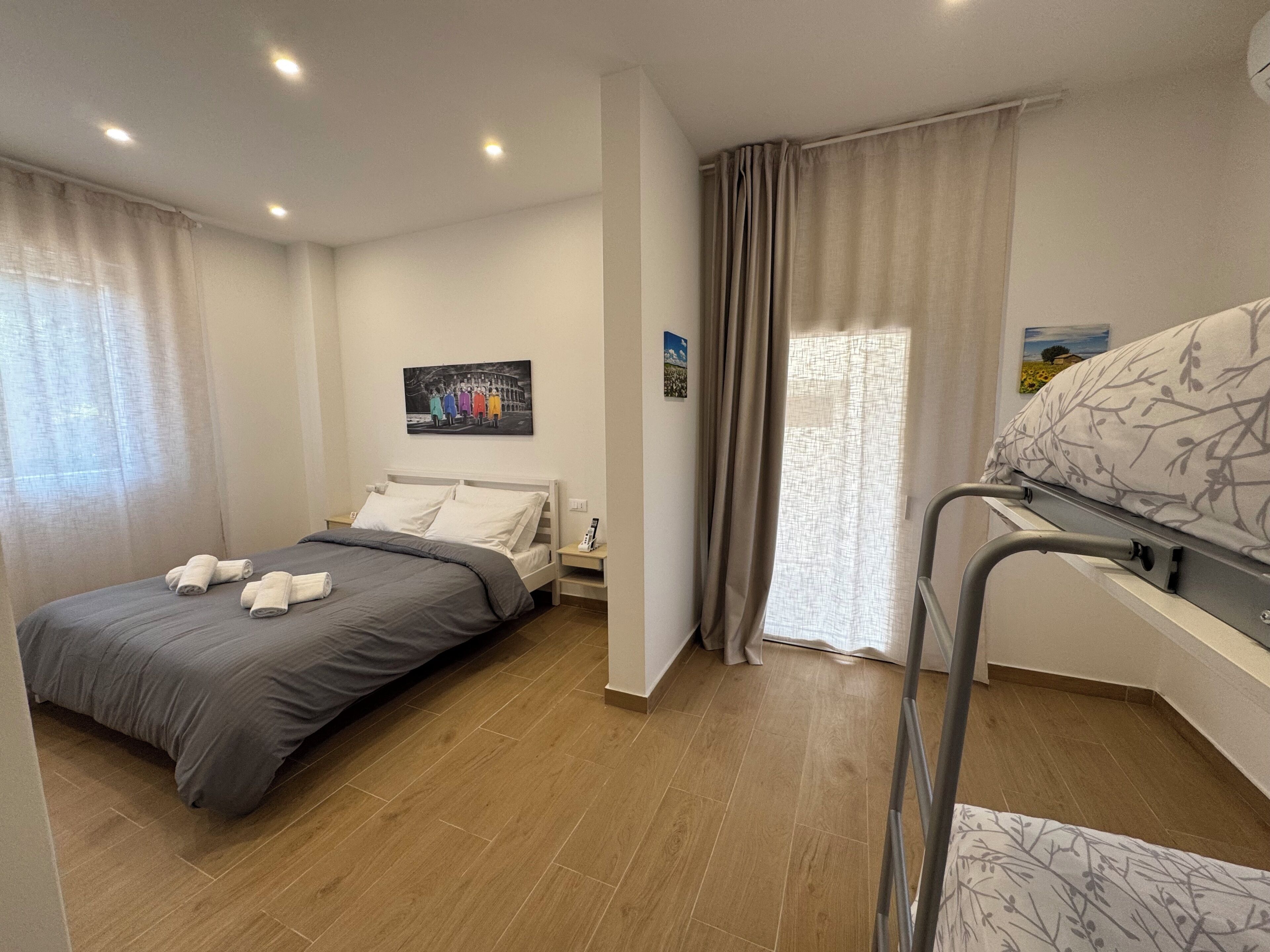 Chambre Quadruple Confort, salle de bains attenante