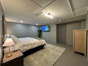 Room - Room for Everyone - Close to University & Hospital (Thunder Bay)