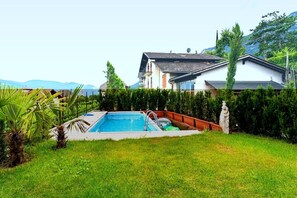 Pool - New, cozy vacation apartment with garden and sunny pool area - top location. (Kaltern)