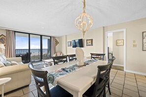 Dining - 🌞Beachfront 3BR w/ Community Pool | Gulf Views from Balcony | Sunswept 201🌞 (Orange Beach)