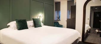 Central Bradford Apt | Super King Bed | Workspace | Washer/Dryer | Fast Wi-Fi