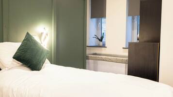 1 Schlafzimmer, Schreibtisch, Bügeleisen/Bügelbrett, Reisekinderbett