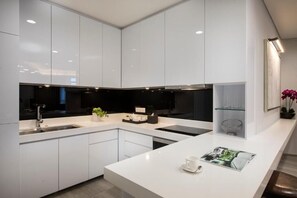 Private kitchen - Pinetree Marina Resort Hotel (Iskandar Puteri)