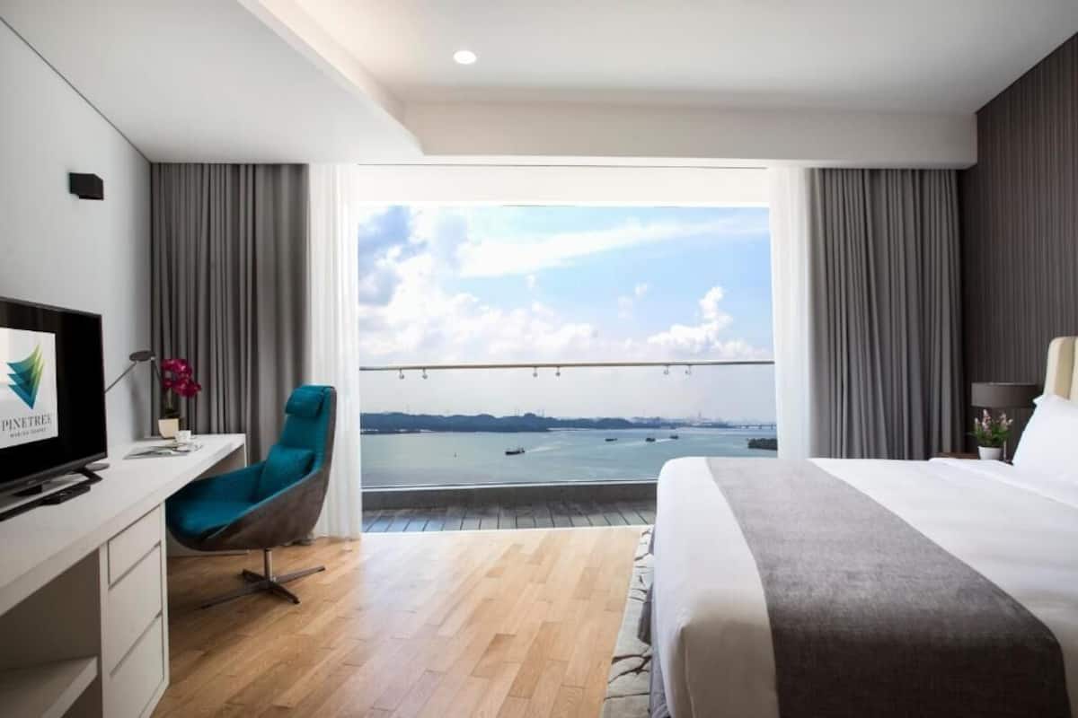 Premier-huoneisto, 3 makuuhuonetta, siivous, osittainen merinäköala