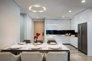 Premier Apartment, 3 Bedrooms, Housekeeping, Partial Sea View | Dining - Pinetree Marina Resort Hotel (Iskandar Puteri)