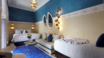 Comfort Suite, Patio, Pool View