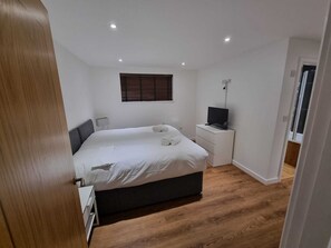 1 bedroom, iron/ironing board, free WiFi, bed sheets - The Avenue Apartment (Northampton)
