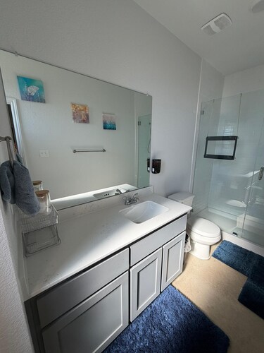 Modern 3BR | 7-Min Walk to Baylor Scott & White and free parking!