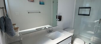 Modern 3BR | 7-Min Walk to Baylor Scott & White and free parking!