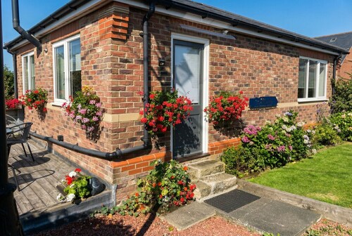 Stylish cottage escape, a stroll from Morpeth town centre