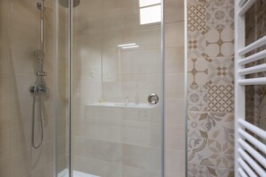 Bathroom - Red Door Flat by Trip2Portugal (Figueira da Foz)