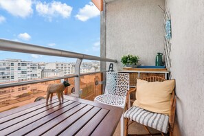Property grounds - Luminous apartment with balcony near Canal Saint-Martin (Paris)