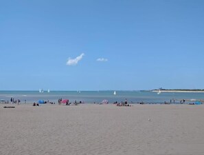 Beach - Large, bright duplex in Les Minimes (La Rochelle)
