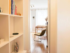 Interior - Sunny Renovated Stay in the Heart of Paris (Paris)