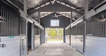 Bed and Breakfast on Equestrian Estate