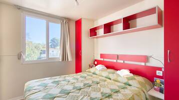 Mobile Home | 2 bedrooms, individually furnished