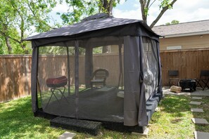 Terrace/patio - 3BR near FIFA, Dtown, Med Center, Museum District (Houston)