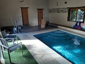 Pool - Gite with Shared Indoor Pool (Saint-Thual)