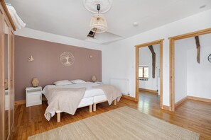 Room - Cottage with Heated Indoor Pool (Saint-Thual)