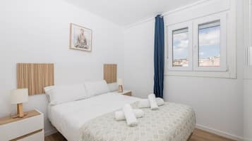 3 dormitorios, tabla de planchar con plancha, Internet y ropa de cama